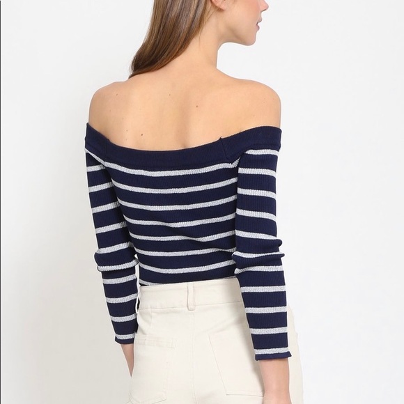 Mo Vint Off the Shoulder Crop Top - Picture 2 of 4